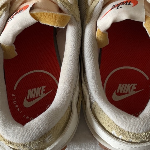 Nike Cream and Tan waffle Sneakers - Picture 4 of 10